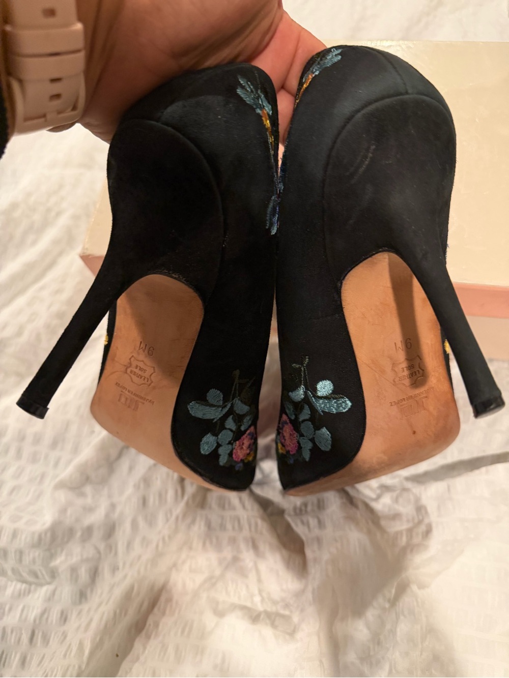 JENNIFER LOPEZ Black Embroidered Floral Suede High Heel Pumps - Picture 8 of 16